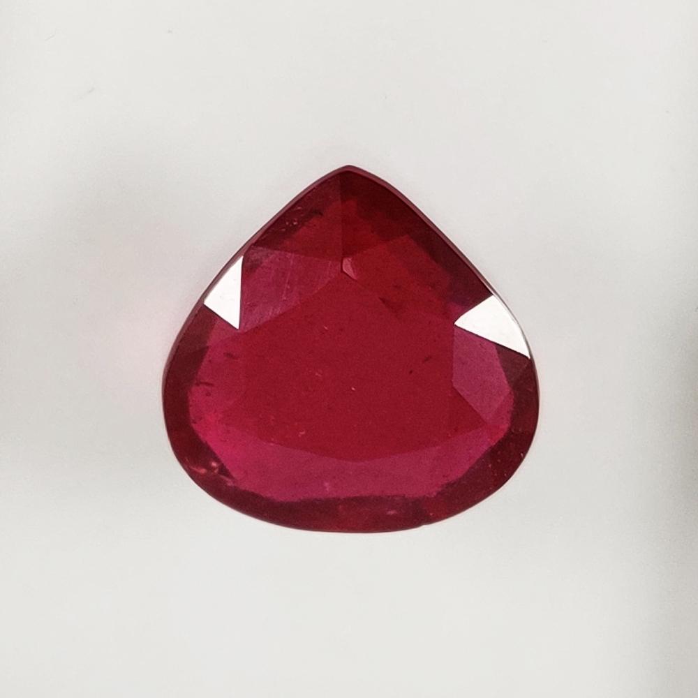 Natural Ruby Heart Faceted Cut 6.40 Carats Gemstone (1 of 3)
