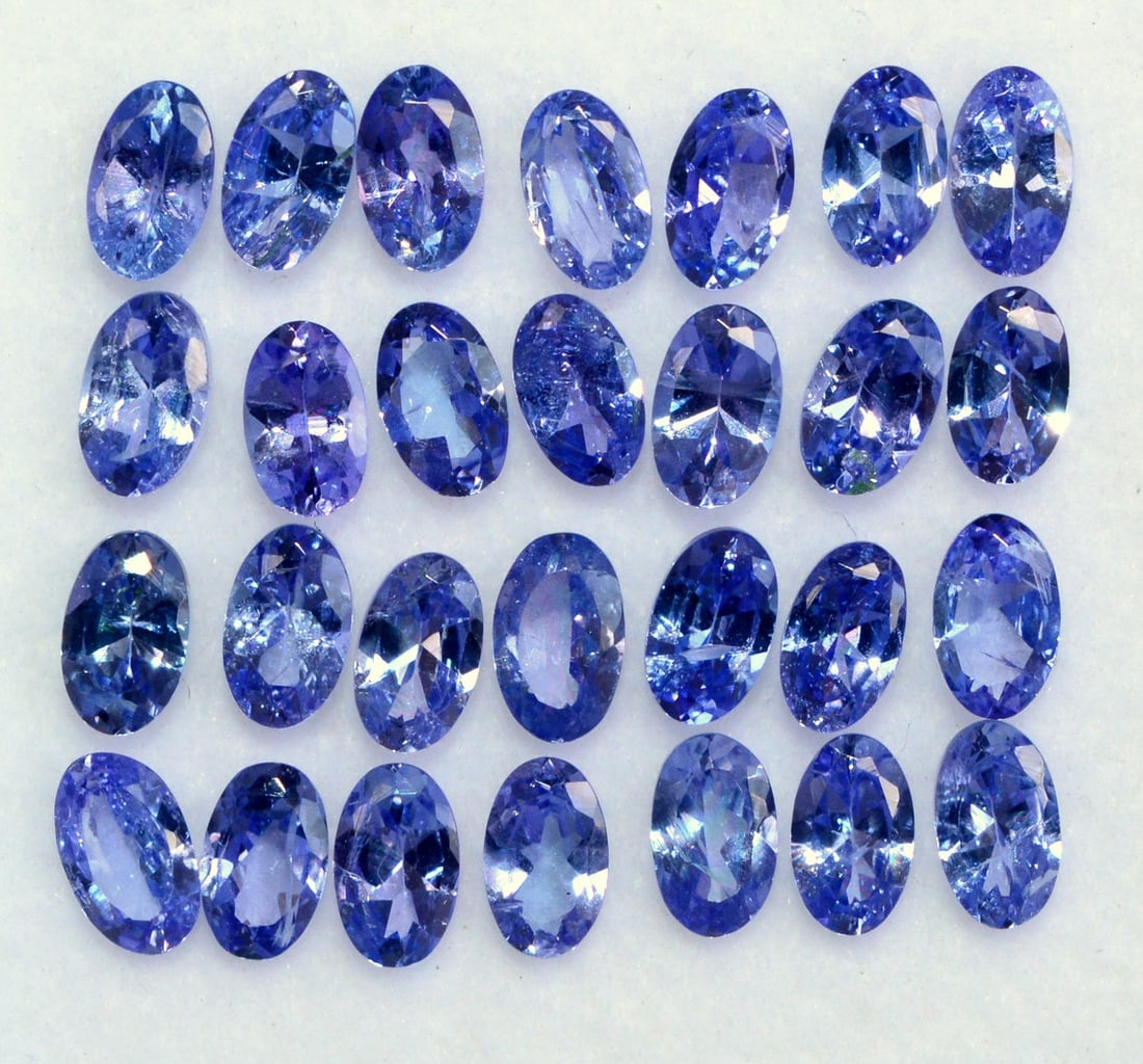 Tanzanite 5x3 MM Oval Faceted Cut 50 Pieces: Natural Tanzanite 5x3 MM Oval Faceted Cut 50 Pieces Gemstone : Tanzanite Shape : Oval Size : 5x3 MM Color : Blue Type : Faceted Cut Quantity : 50 Pieces Weight : 10 Car