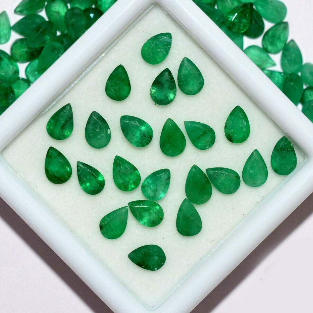 Emerald 4x3 MM Pear Faceted Cut 50 Pieces (1 of 3)