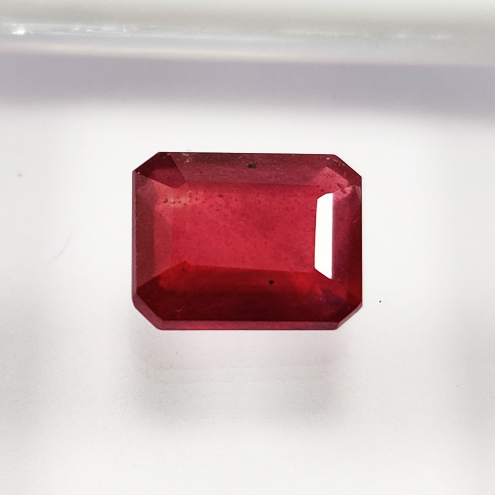 Natural Ruby Octagon Faceted Cut 5.75 Carats Gemstone (1 of 4)
