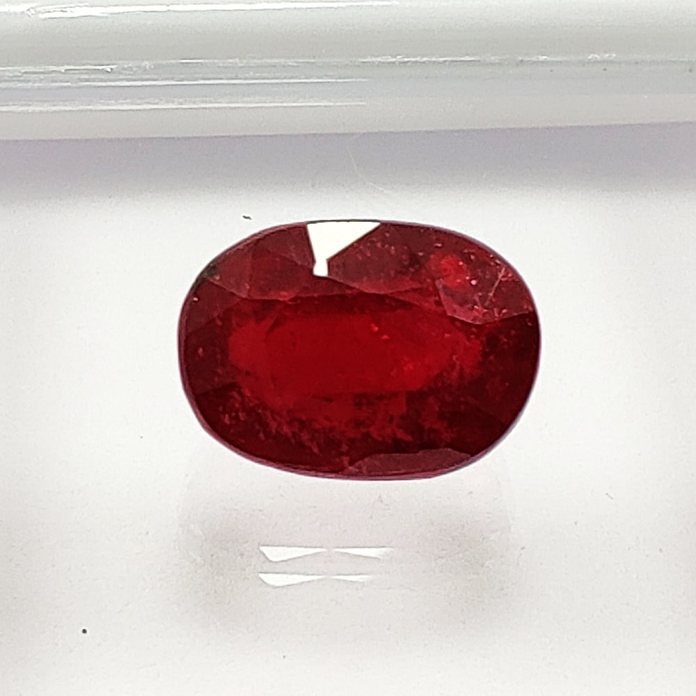 Natural Ruby Oval Faceted Cut 5.75 Carats Gemstone (1 of 5)