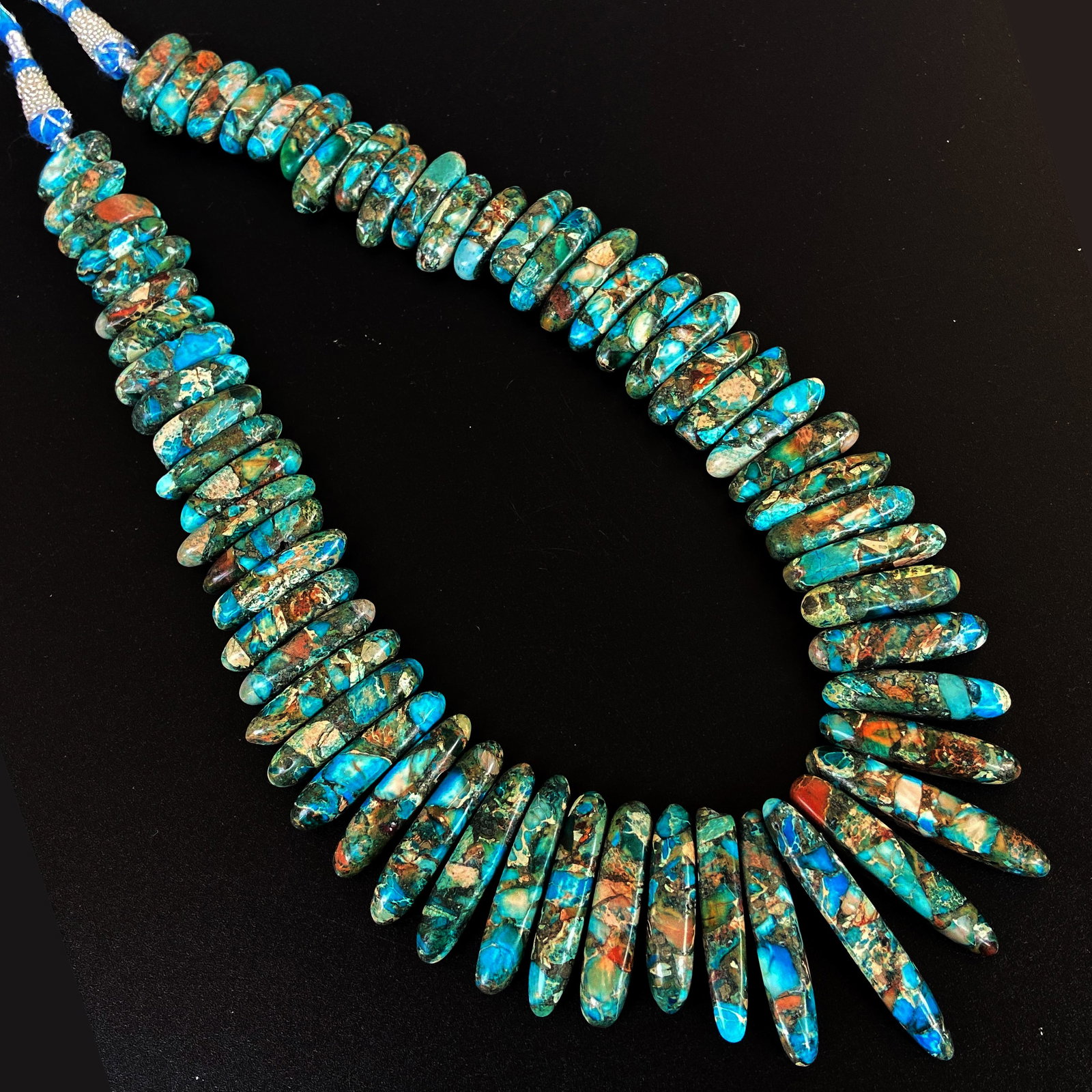 Natural Blue Jasper Gemstone Hand Carved Necklace: Natural Blue Jasper Gemstone Hand Carved Necklace Gemstone : Blue Jasper Necklace Weight : 164 Grams Country of Manufacture : India Treatment : None Necklace Length : 20 Inches (With Extra Adjustable 