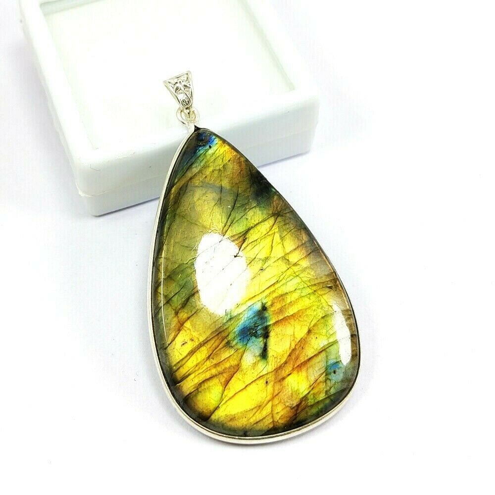 LABRADORITE 925 STERLING SILVER PENDANT (1 of 2)