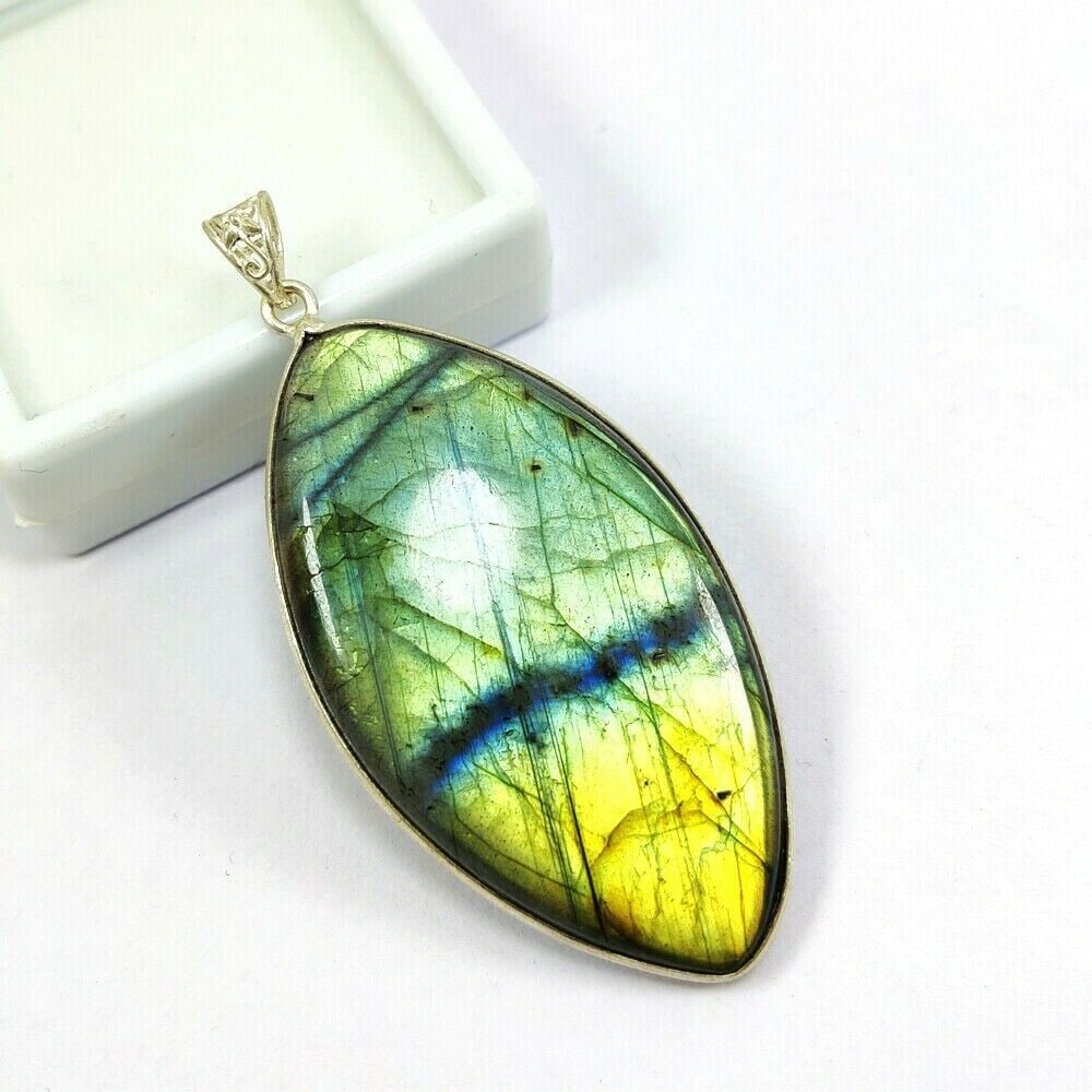LABRADORITE 925 STERLING SILVER PENDANT (1 of 2)