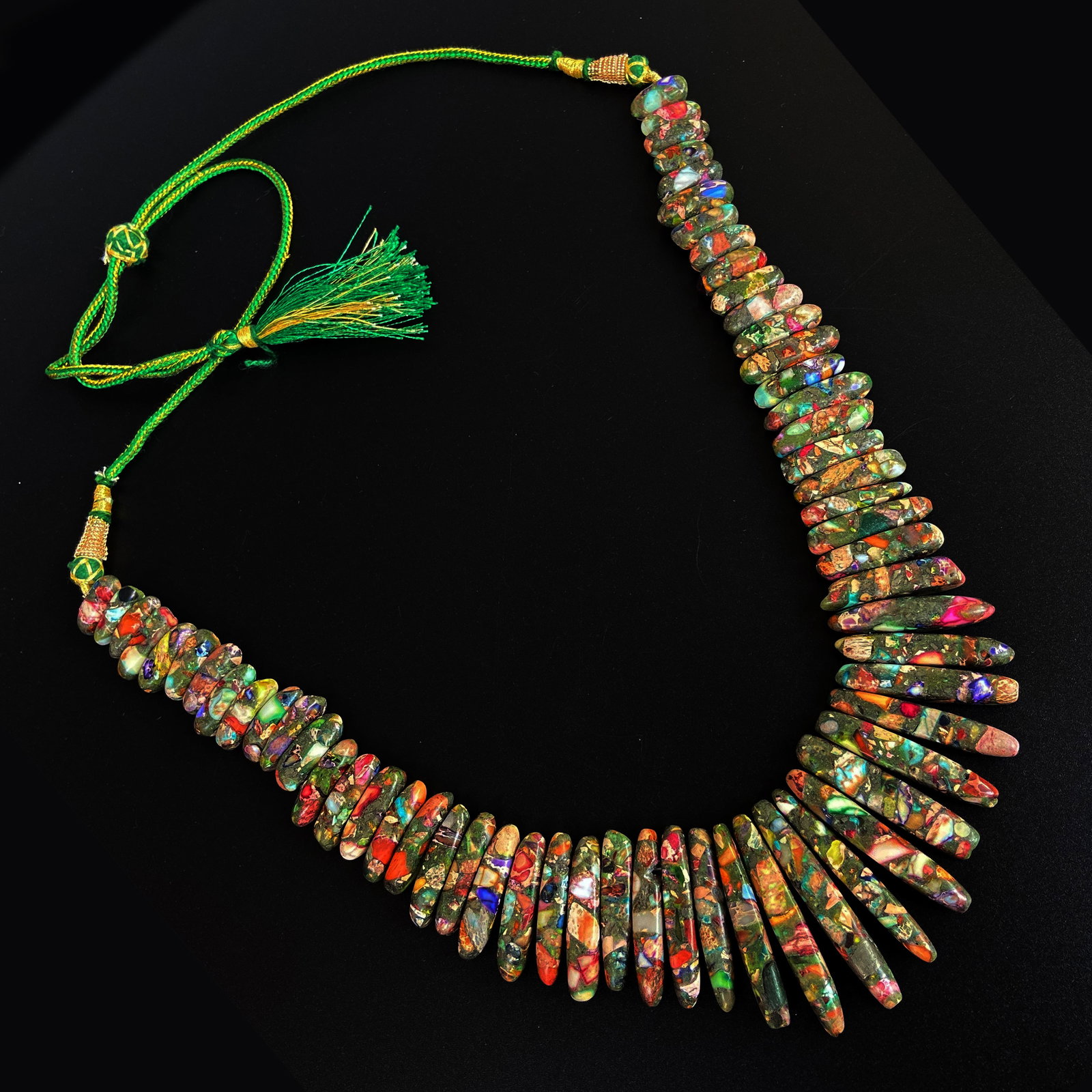 Natural Multicolor Jasper Gemstone Hand Carved Necklace: Natural Multicolor Jasper Gemstone Hand Carved Necklace Gemstone : Multicolor Jasper Necklace Weight : 164 Grams Country of Manufacture : India Treatment : None Necklace Length : 20 Inches (With Extra