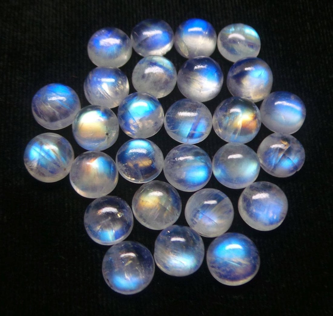Rainbow Moonstone 9 MM Round Cabochon 10 Pieces: Natural Rainbow Moonstone 9 MM Round Cabochon 10 Pieces Gemstone : Rainbow Moonstone Shape : Round Size : 9 MM Color : Multicolor Type : Cabochon Quantity : 10 Pieces Weigh