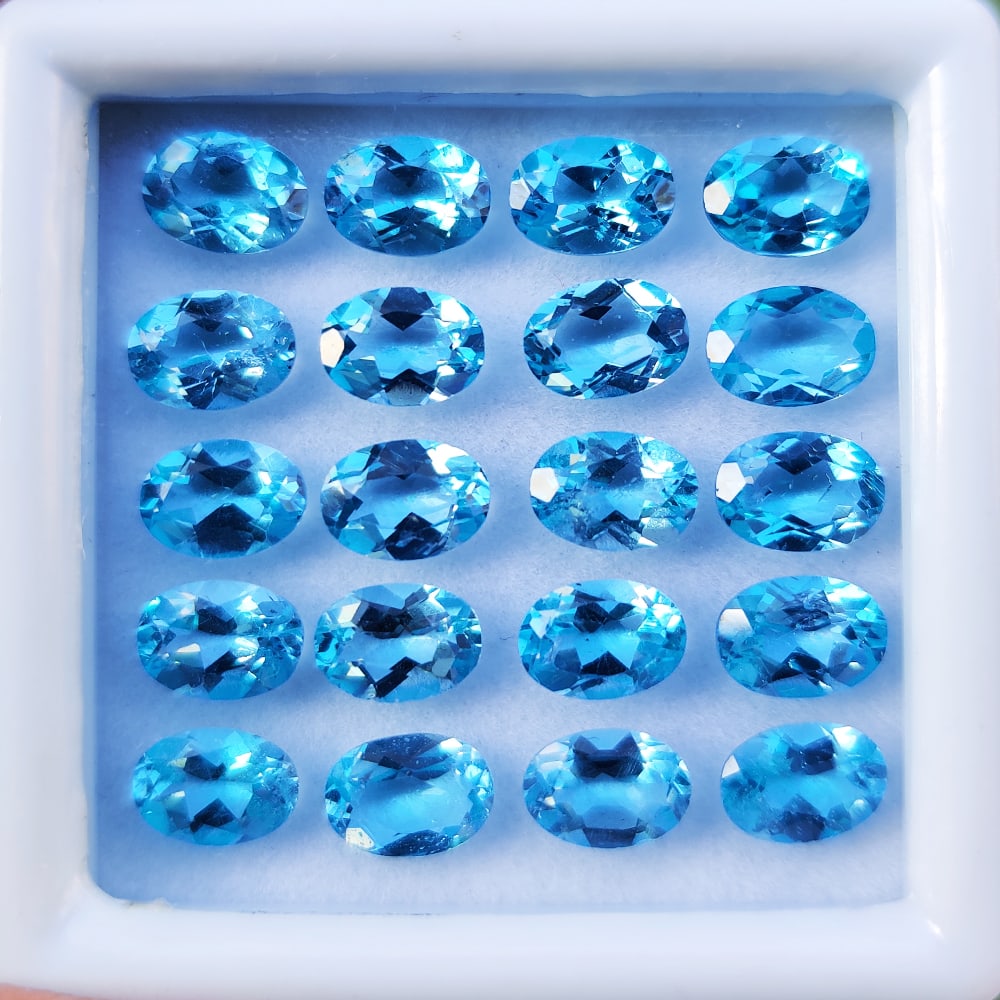 Swiss Blue Topaz 6X4 MM Oval Faceted Cut 20 Pieces: Natural Swiss Blue Topaz 6X4 MM Oval Faceted Cut 20 Pieces Gemstone : Swiss Blue Topaz Shape : Oval Size : 6X4 MM Color : Sky Blue Type : Faceted Cut Quantity : 20 Pieces W