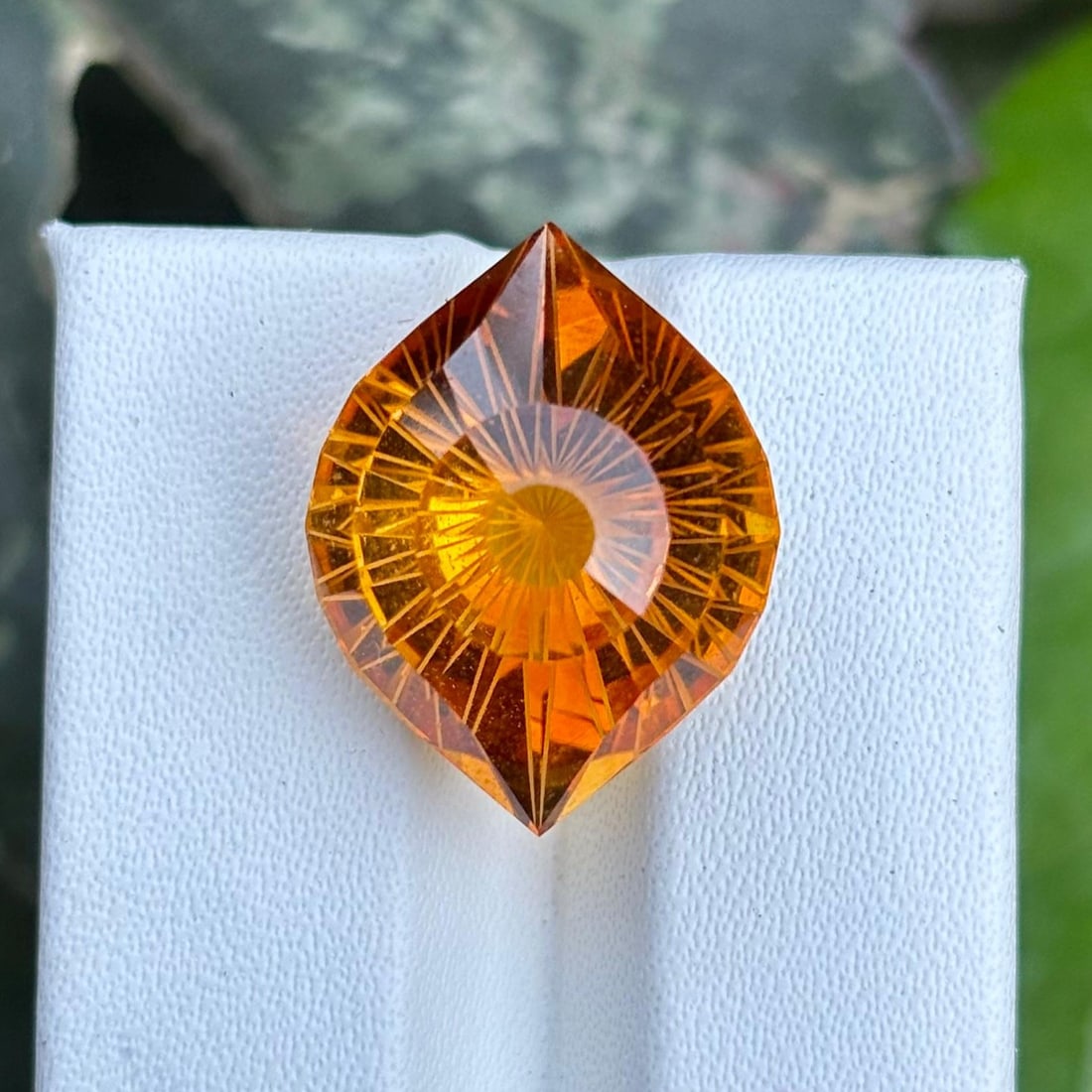 Natural Golden Citrine Eye Shaped Cut 14.5 Cts. Gemstone: Natural Golden Citrine Eye Shaped Cut 14.5 Cts. Gemstone Citrine Shape : Eye Shaped Size : 18x14x12 MM Color : Golden Yellow Type : Cut Quantity : 1 Piece Weight : 14.5