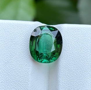 Natural Green Tourmaline Cushion Faceted Cut 4.25 Cts. Gemstone: Natural Green Tourmaline Cushion Faceted Cut 4.25 Cts. Gemstone Green Tourmaline Shape : Cushion Size : 10.5x9x5.5 MM Color : Green Type : Faceted Cut Quantity : 1 Piece Weight