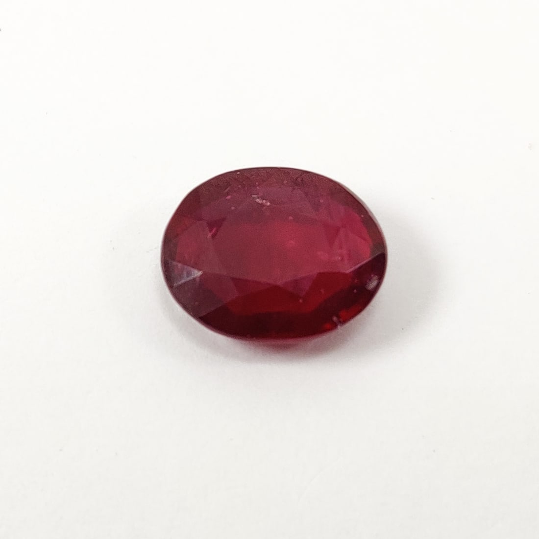 Natural Ruby Oval Faceted Cut 12.6 Cts. Gemstone (1 of 5)