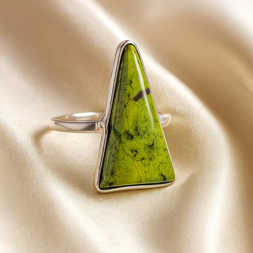 ATLANTISITE 925 STERLING SILVER RING: ATLANTISITE 925 STERLING SILVER RING Product Type : RING Main Stone : ATLANTISITE Main Stone Shape : FANCY Main Stone Size : 24X13 MM Main Stone Color : GREEN Metal : STERLING SILVER Metal Purity : 92