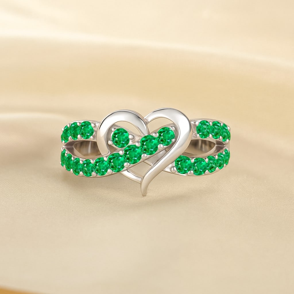 Lab Grown Emerald Gemstone 92.5 Sterling Silver Ring: Lab Grown Emerald Gemstone 92.5 Sterling Silver Ring Jewelry Type : Ring Gemstone : Lab Grown Emerald Gemstone Shape : Round Gemstone Size : 2.2 MM Gemstone Quantity : 23 Pieces Metal : S