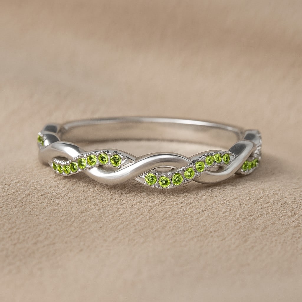Natural Peridot Gemstone 92.5 Sterling Silver Ring: Natural Peridot Gemstone 92.5 Sterling Silver Ring Jewelry Type : Ring Gemstone : Natural Peridot Gemstone Shape : Round Gemstone Size : 1 MM Gemstone Quantity : 32 Pieces Metal : Silver<