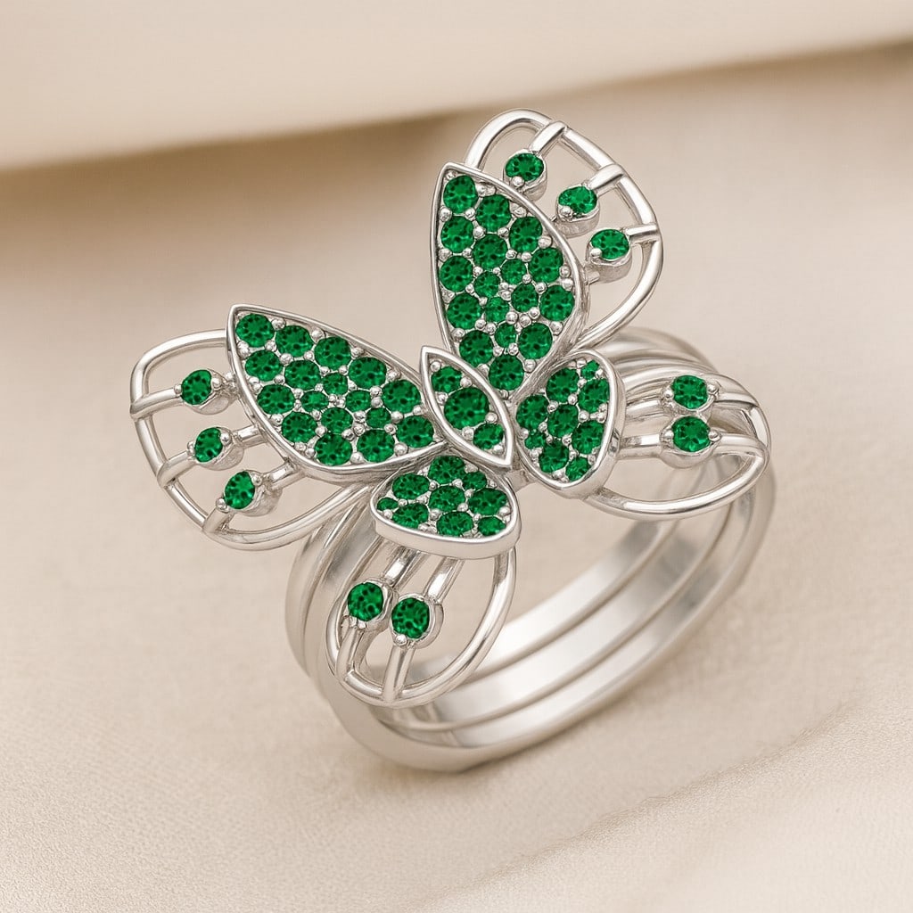 Lab Grown Emerald Gemstone 92.5 Sterling Silver Ring (1 of 7)