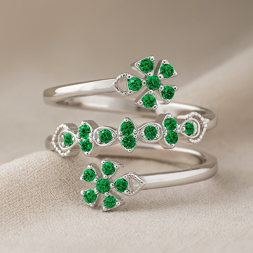 Lab Grown Emerald Gemstone 92.5 Sterling Silver Ring (1 of 7)