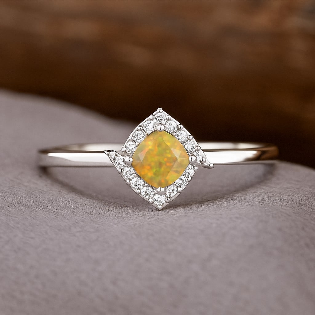 Natural Opal Gemstone & Lab Grown Diamonds Silver Ring: Natural Opal Gemstone & Lab Grown Diamonds Silver Ring Jewelry Type : Ring Gemstone : Natural Opal Gemstone Shape : Cushion Square Gemstone Size : 4 MM Gemstone Quantity : 1 Piece Diamond Type : Lab