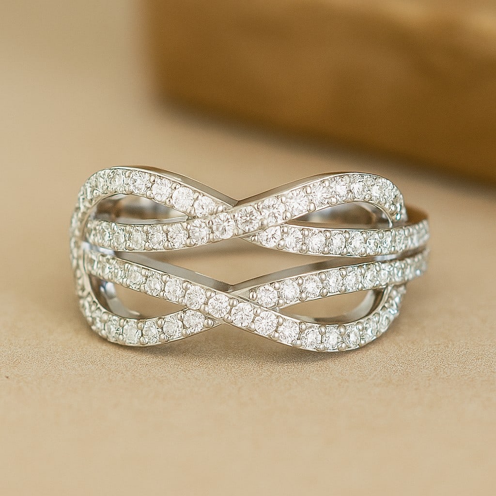 Lab Grown Diamond 92.5 Sterling Silver Ring: Lab Grown Diamond 92.5 Sterling Silver Ring Jewelry Type : Ring Gemstone : Lab Grown Diamond Gemstone Shape : Round Gemstone Size : 1.4 MM, 1.3MM, 1.1 MM Gemstone Quantity : 36,1 , 1 Pieces Diamond