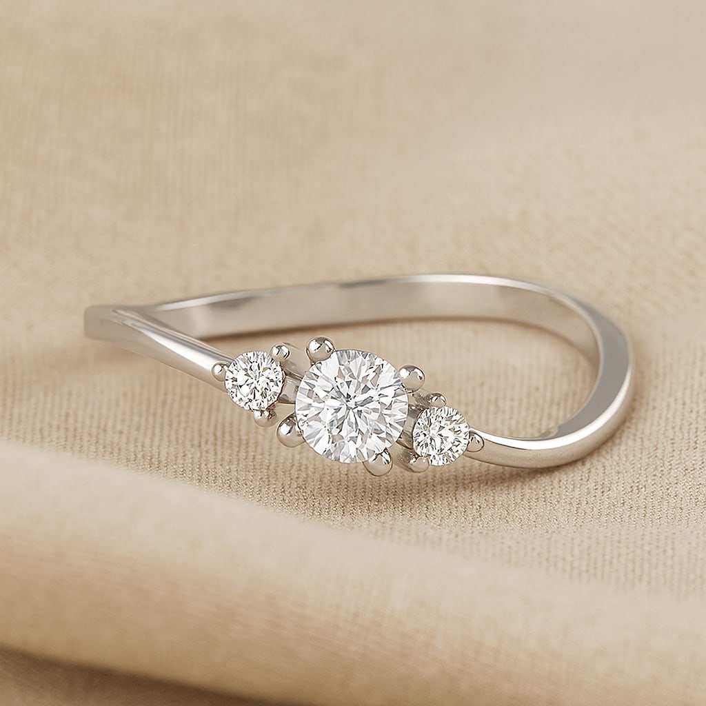 Lab Grown Diamond 92.5 Sterling Silver Ring: Lab Grown Diamond 92.5 Sterling Silver Ring Jewelry Type : Ring Gemstone : Lab Grown Diamond Gemstone Shape : Round Gemstone Size : 4 MM Gemstone Quantity : 1 Piece Diamond Type : Lab Gro