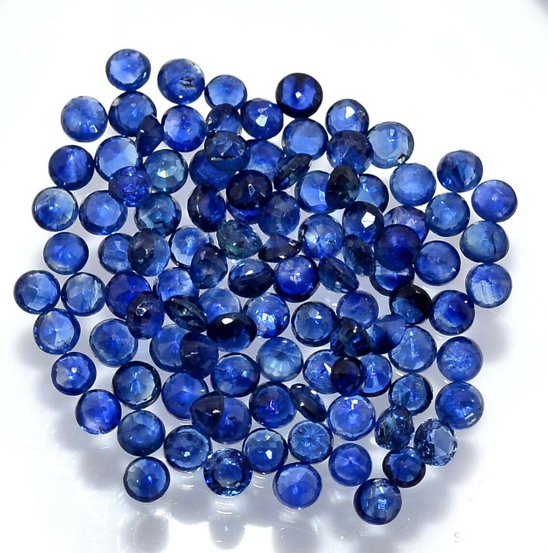 Blue Sapphire 2.75 MM Round Faceted Cut 50 Pieces: Natural Blue Sapphire 2.75 MM Round Faceted Cut 50 Pieces Gemstone : Blue Sapphire Shape : Round Size : 2.75 MM Color : Blue Type : Faceted Cut Quantity : 50 Pieces Weight