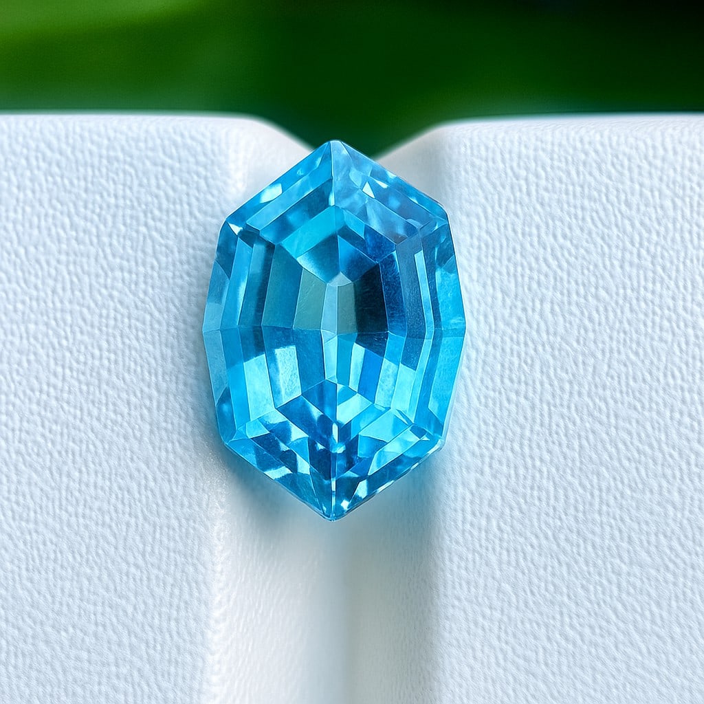 Natural Blue Topaz Fancy Shaped Faceted Cut 7.45 Cts. Gemstone (1 of 4)
