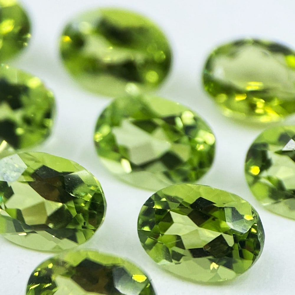 Peridot 6x5 MM Oval Faceted Cut 25 Pieces (1 of 6)