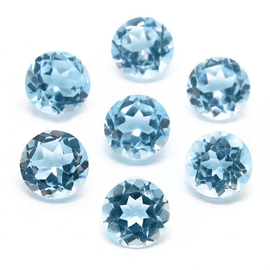 Blue Topaz 7 MM Round Faceted Cut 25 Pieces: Natural Blue Topaz 7 MM Round Faceted Cut 25 Pieces Gemstone : Blue Topaz Shape : Round Size : 7 MM Color : Sky Blue Type : Faceted Cut Quantity : 25 Pieces Weight : 35