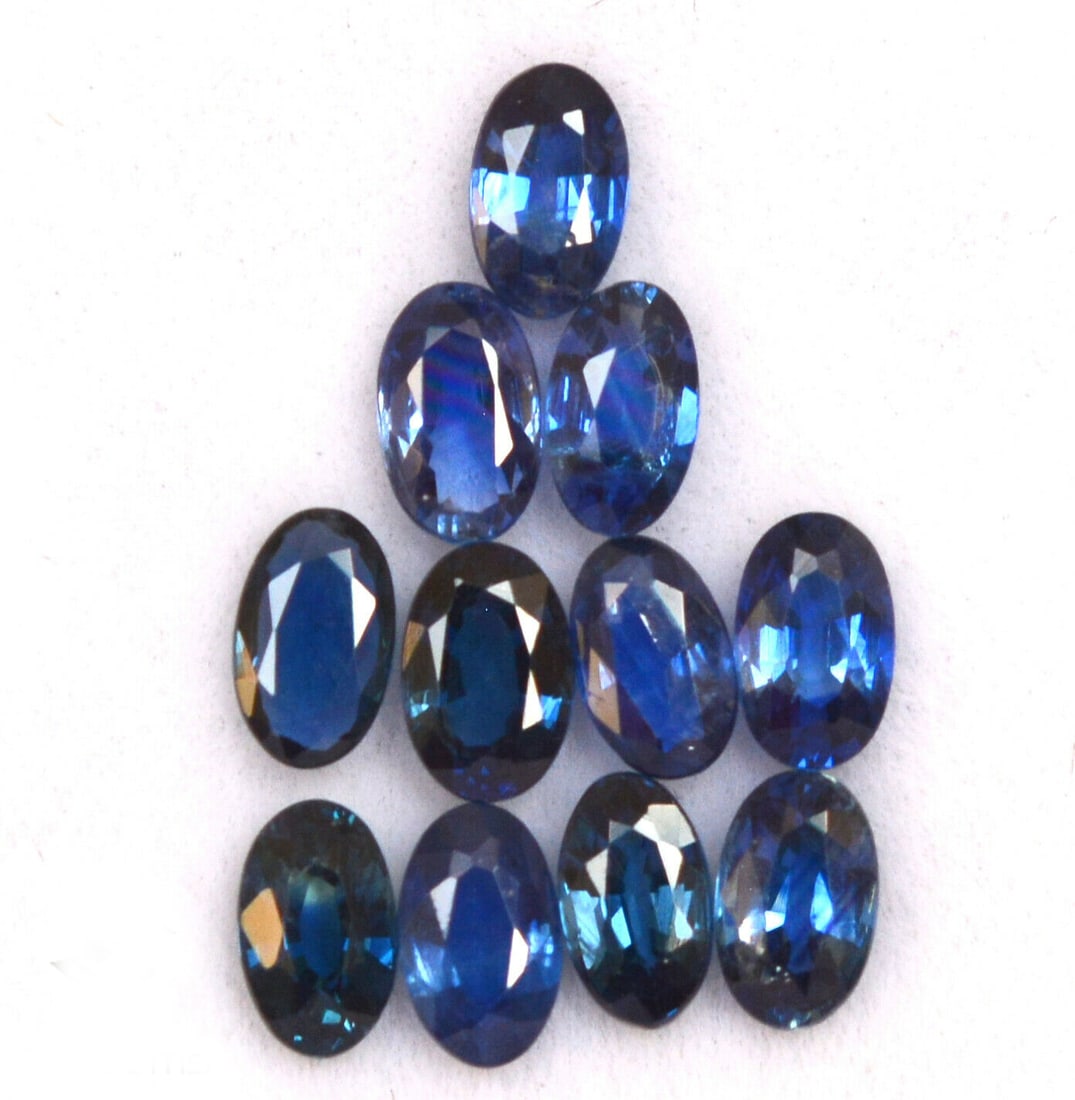 Blue Sapphire 5x3 MM Oval Faceted Cut 50 Pieces: Natural Blue Sapphire 5x3 MM Oval Faceted Cut 50 Pieces Gemstone : Blue Sapphire Shape : Oval Size : 5x3 MM Color : Blue Type : Faceted Cut Quantity : 50 Pieces Weight : </