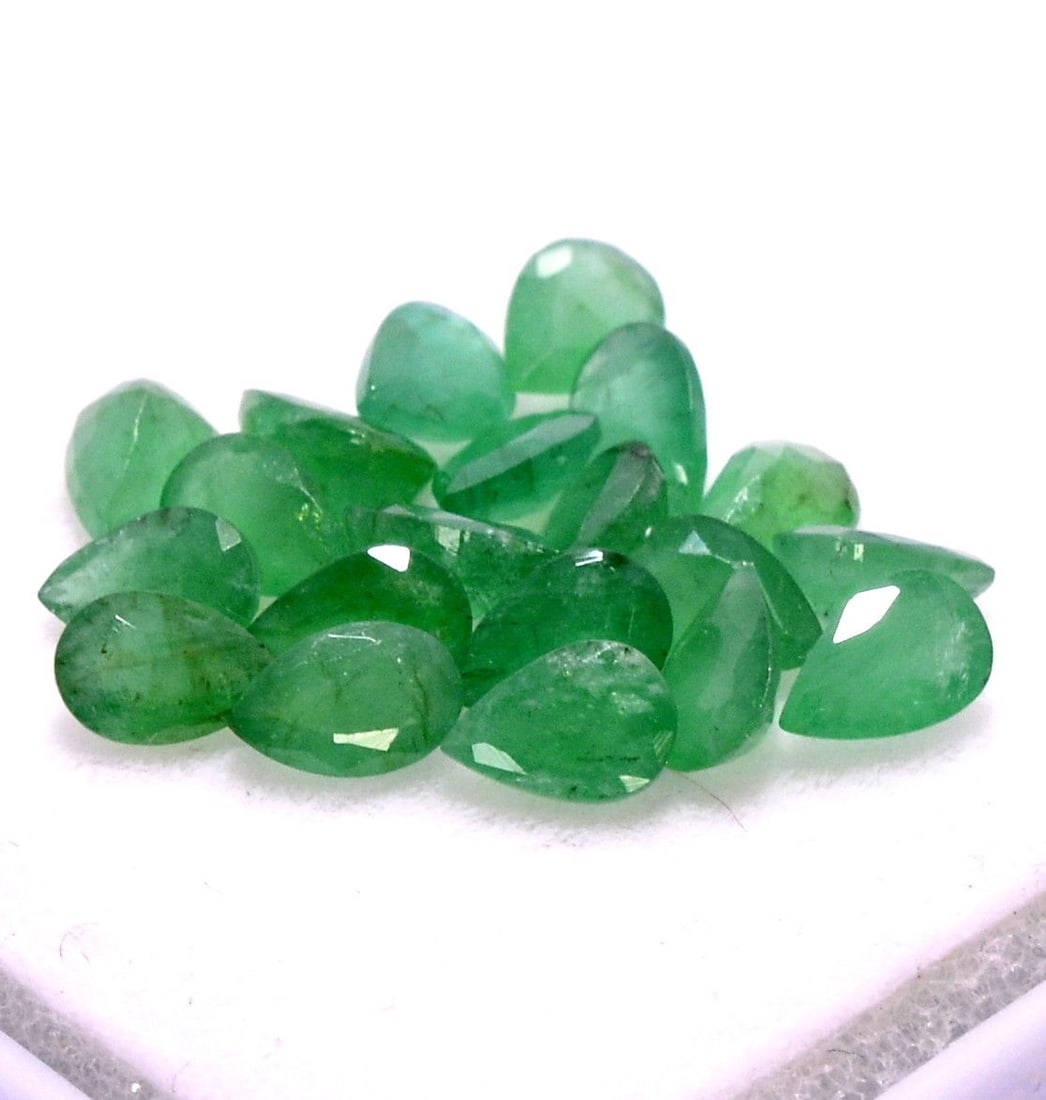 Emerald 6x4 MM Pear Faceted Cut 50 Pieces (1 of 3)