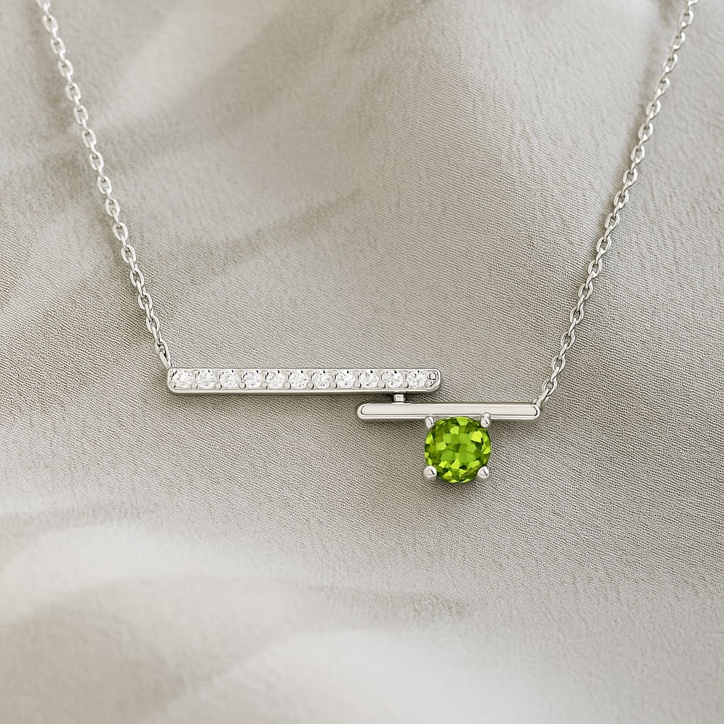 Natural Peridot & Diamond 92.5 Sterling Silver Necklace: Natural Peridot & Diamond 92.5 Sterling Silver Necklace Gemstone Shape : Round Gemstone Size : 3.5 MM Gemstone Quantity : 1 Piece Diamond Type : Lab Grown Diamond Shape : Round Diamond Color :