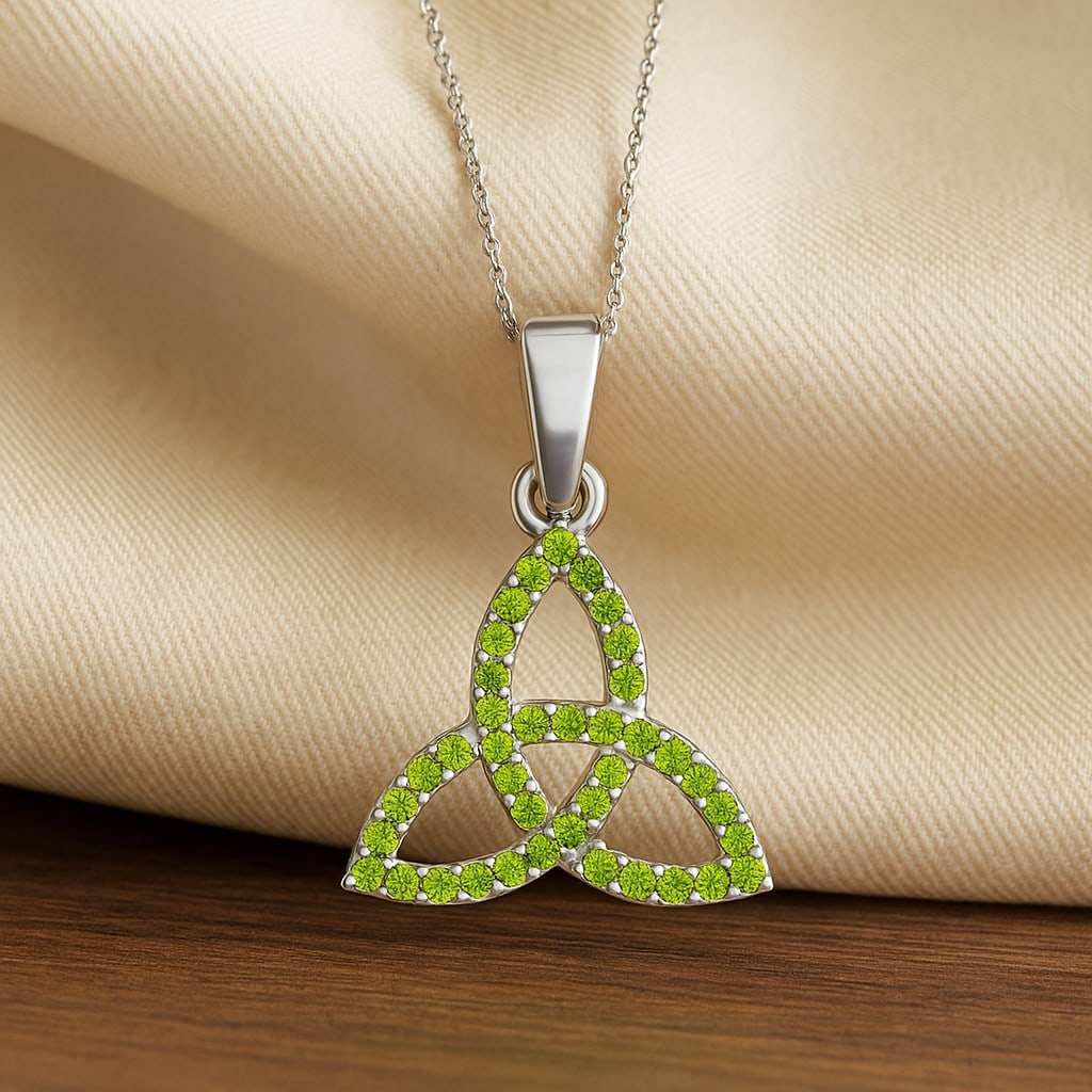 Natural Peridot Gemstone 92.5 Sterling Silver Pendant with Chain: Natural Peridot Gemstone 92.5 Sterling Silver Pendant with Chain Gemstone Shape : Round Gemstone Size : 1.1 MM Gemstone Quantity : 40 Pieces Metal : Silver Metal Purity : 92.5 Sterling Silver P