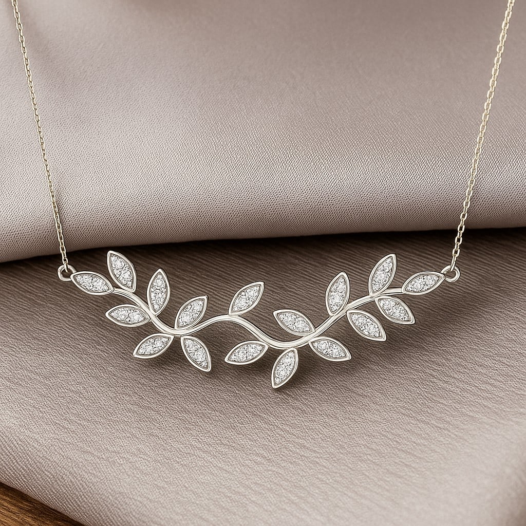 Lab Grown Diamond 92.5 Sterling Silver Necklace: Lab Grown Diamond 92.5 Sterling Silver Necklace Gemstone Shape : Round Gemstone Size : 1.4 MM Gemstone Quantity : 34 Pieces Diamond Type : Lab Grown Diamond Shape : Round Diamond Color : D-E