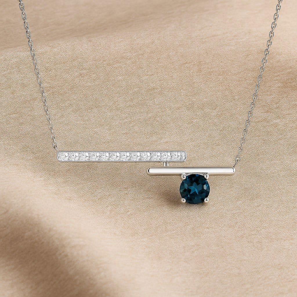 Natural London Blue Topaz & Diamond 92.5 Sterling Silver Necklace: Natural London Blue Topaz & Diamond 92.5 Sterling Silver Necklace Gemstone Shape : Round Gemstone Size : 3.5 MM Gemstone Quantity : 1 Piece Diamond Type : Lab Grown Diamond Shape : Round Diamon