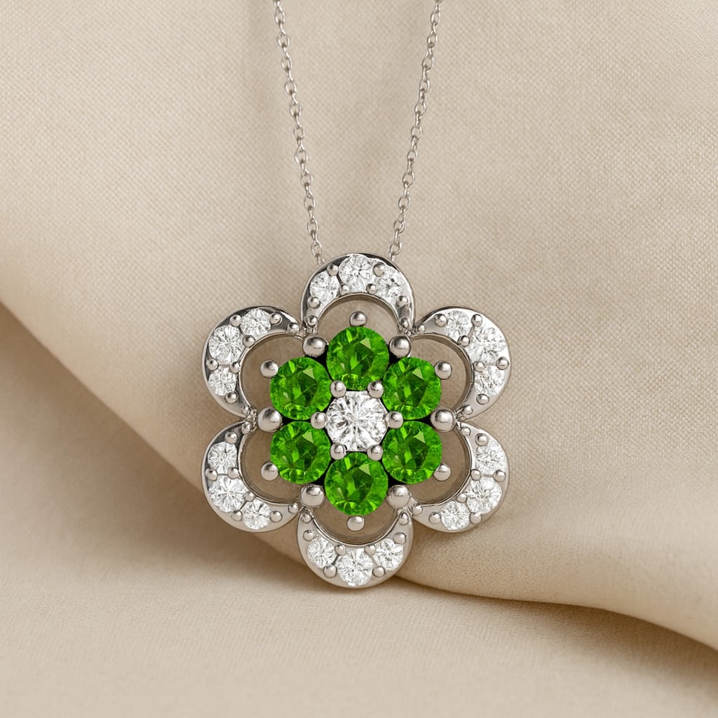 Natural Peridot & Diamond 92.5 Sterling Silver Pendant with Chain: Natural Peridot & Diamond 92.5 Sterling Silver Pendant with Chain Gemstone Shape : Round Gemstone Size : 2.5 MM Gemstone Quantity : 6 Pieces Diamond Type : Lab Grown Diamond Shape : Round Diamo