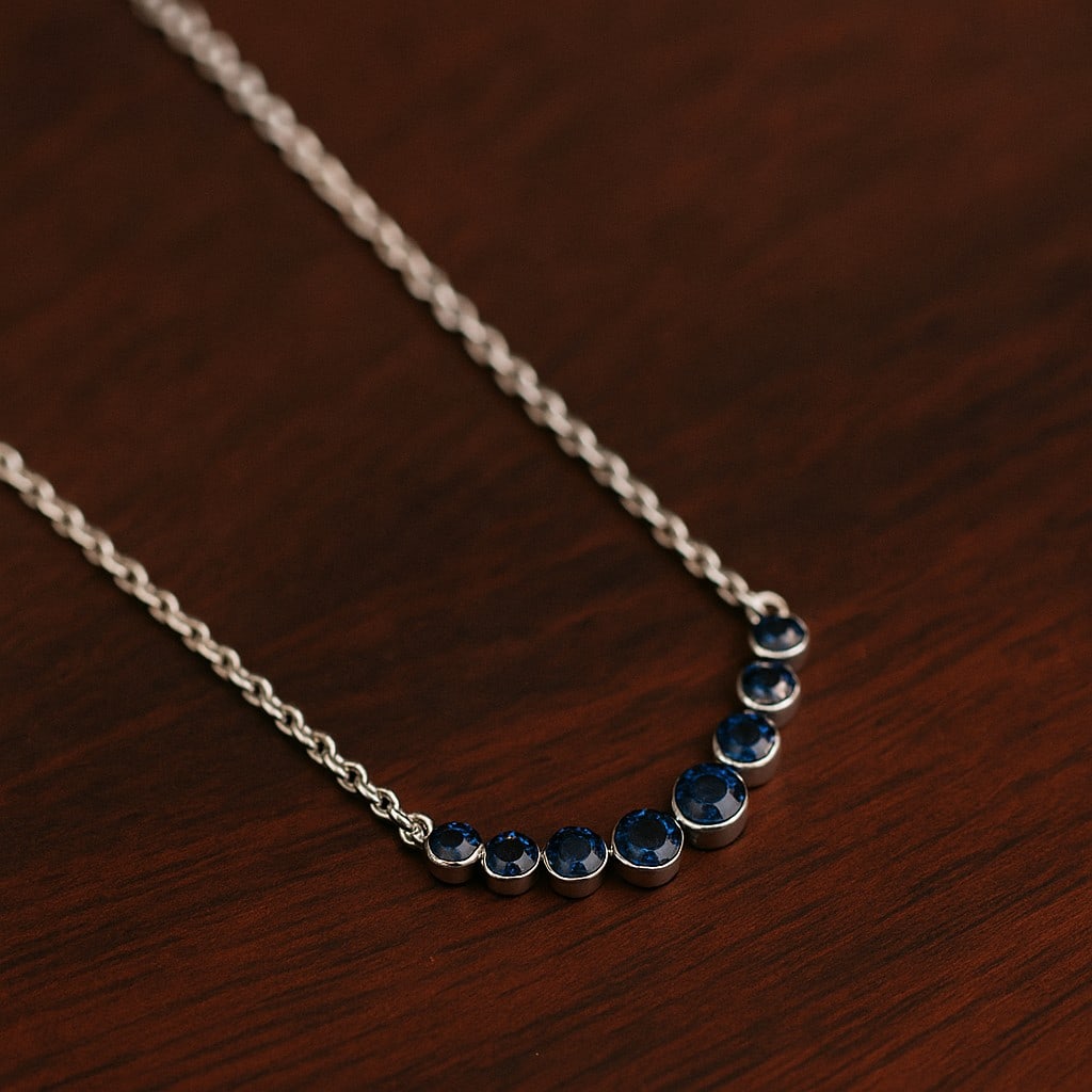 Natural Blue Sapphire Gemstone 92.5 Sterling Silver Necklace: Natural Blue Sapphire Gemstone 92.5 Sterling Silver Necklace Gemstone Shape : Round Gemstone Size : 3.5 - 6 MM Gemstone Quantity : 11 Pieces Metal : Silver Metal Purity : 92.5 Sterling Silver P
