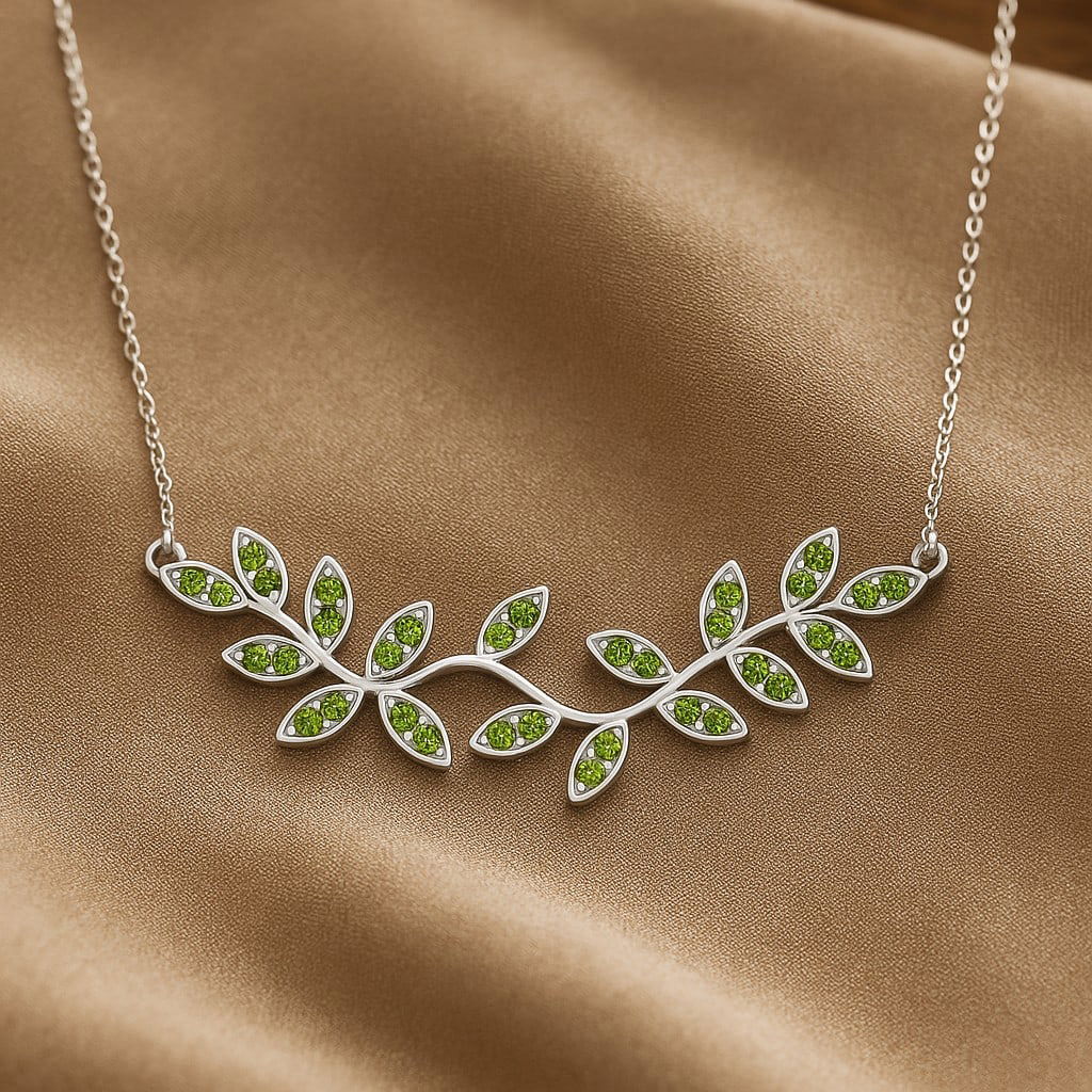 Natural Peridot Gemstone 92.5 Sterling Silver Necklace: Natural Peridot Gemstone 92.5 Sterling Silver Necklace Gemstone Shape : Round Gemstone Size : 1.4 MM Gemstone Quantity : 34 Pieces Metal : Silver Metal Purity : 92.5 Sterling Silver Pendant Len