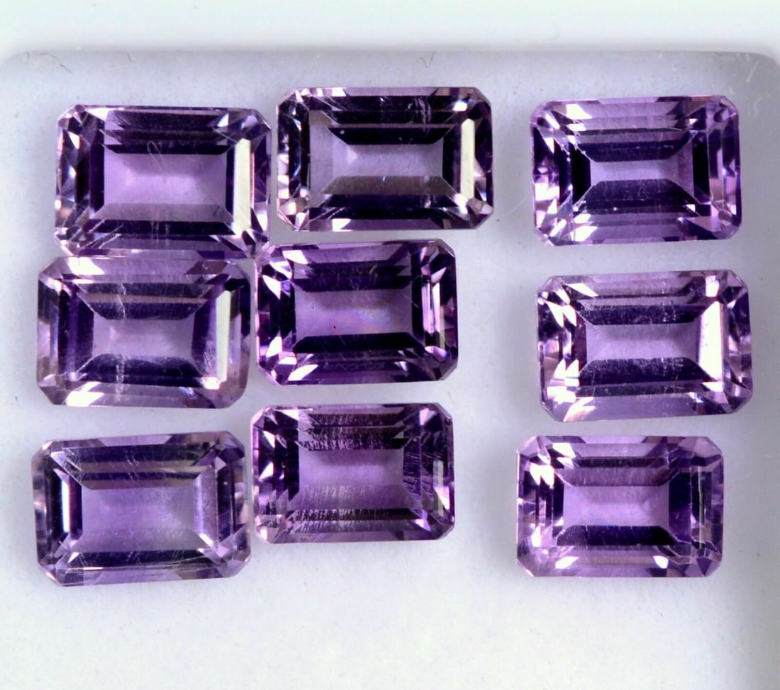Amethyst 7x5 MM Octagon Faceted Cut 25 Pieces: Natural Amethyst 7x5 MM Octagon Faceted Cut 25 Pieces Gemstone : Amethyst Shape : Octagon Size : 7x5 MM Color : Purple Type : Faceted Cut Quantity : 25 Pieces Weight :