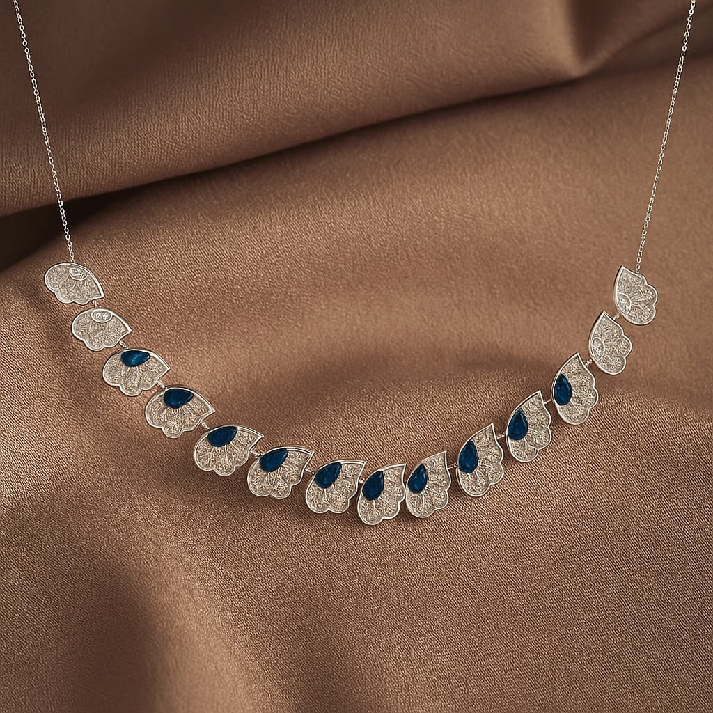 Natural London Blue Topaz & Diamond 92.5 Sterling Silver Necklace: Natural London Blue Topaz & Diamond 92.5 Sterling Silver Necklace Gemstone Shape : Pear Gemstone Size : 6x4 MM Gemstone Quantity : 1 Piece Diamond Type : Lab Grown Diamond Shape : Round Diamond
