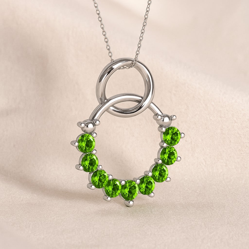Natural Peridot Gemstone 92.5 Sterling Silver Pendant with Chain: Natural Peridot Gemstone 92.5 Sterling Silver Pendant with Chain Gemstone Shape : Round Gemstone Size : 3 MM, 2.5 MM Gemstone Quantity : 9 Pieces Metal : Silver Metal Purity : 92.5 Sterling Silver