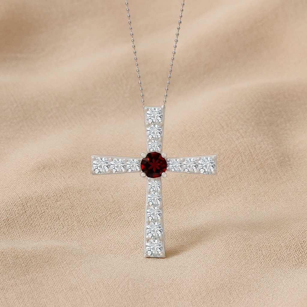 Natural Garnet & Diamond 92.5 Sterling Silver Pendant with Chain: Natural Garnet & Diamond 92.5 Sterling Silver Pendant with Chain Gemstone Shape : Round Gemstone Size : 3 MM Gemstone Quantity : 1 Piece Diamond Type : Lab Grown Diamond Shape : Round Diamond C