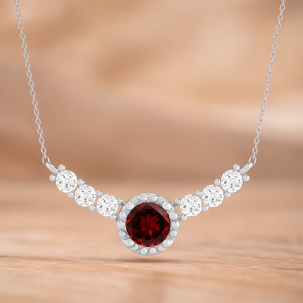 Natural Garnet & Diamond 92.5 Sterling Silver Necklace: Natural Garnet & Diamond 92.5 Sterling Silver Necklace Gemstone Shape : Round Gemstone Size : 3.5 MM Gemstone Quantity : 1 Piece Diamond Type : Lab Grown Diamond Shape : Round Diamond Color : <