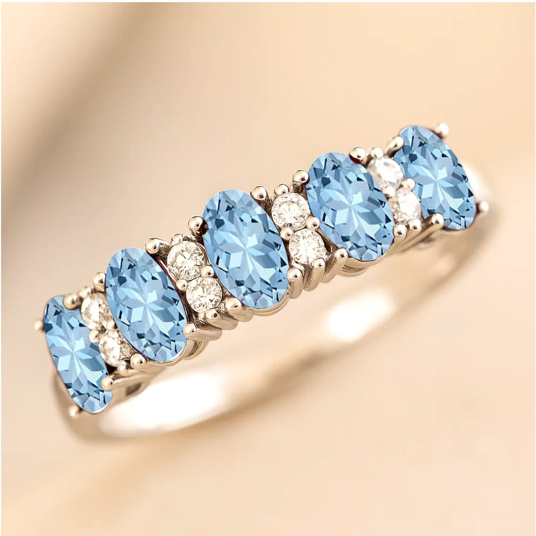 Natural Aquamarine Gemstone & Lab Grown Diamonds Silver Ring: Natural Aquamarine Gemstone & Lab Grown Diamonds Silver Ring Jewelry Type : Ring Gemstone : Natural Aquamarine Gemstone Shape : Oval Gemstone Size : 5x3 MM Gemstone Quantity : 5 Pieces Diamo