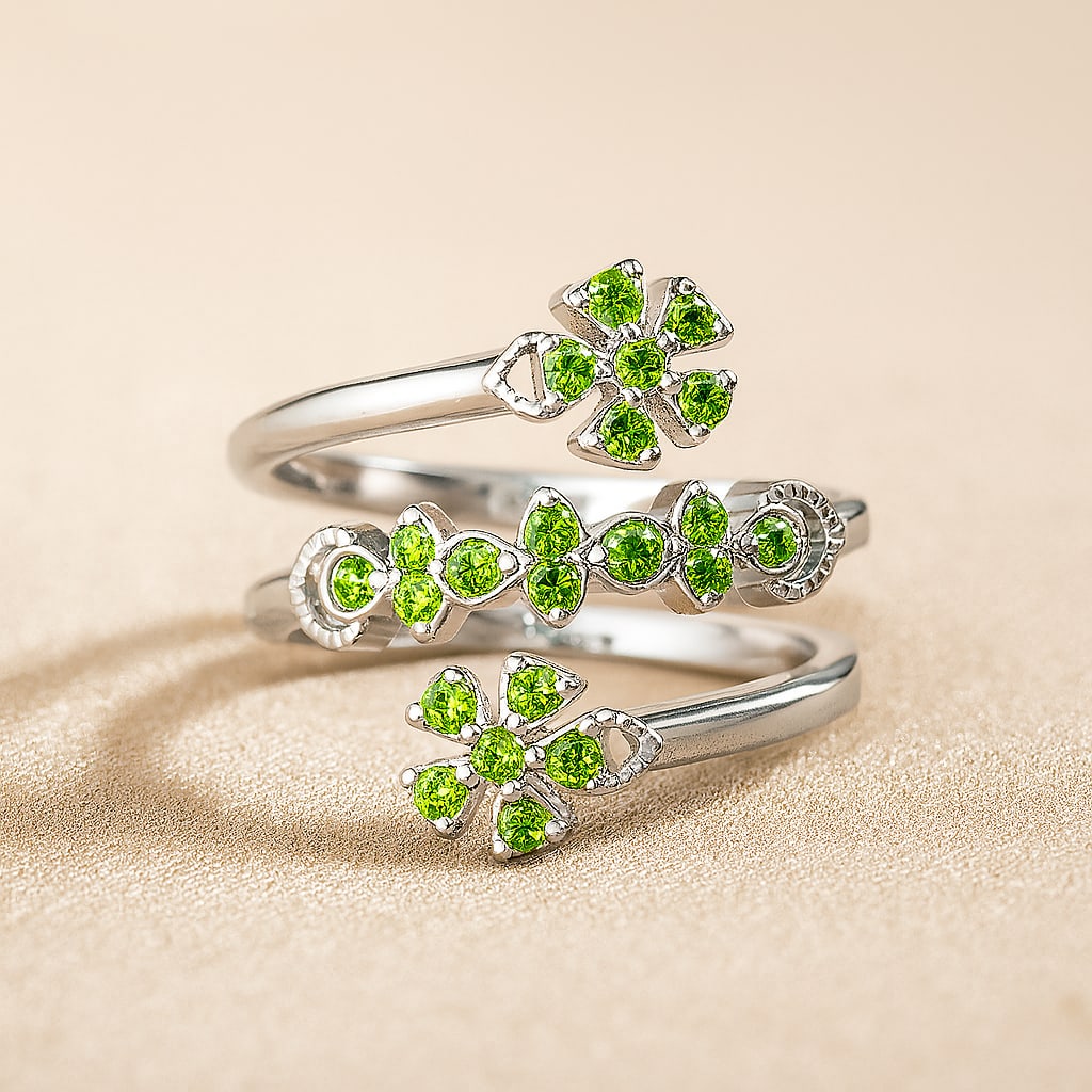 Natural Peridot Gemstone 92.5 Sterling Silver Ring: Natural Peridot Gemstone 92.5 Sterling Silver Ring Jewelry Type : Ring Gemstone : Natural Peridot Gemstone Shape : Round Gemstone Size : 1.7 MM, 1.5 MM Gemstone Quantity : 2 Pieces, 20 Pieces