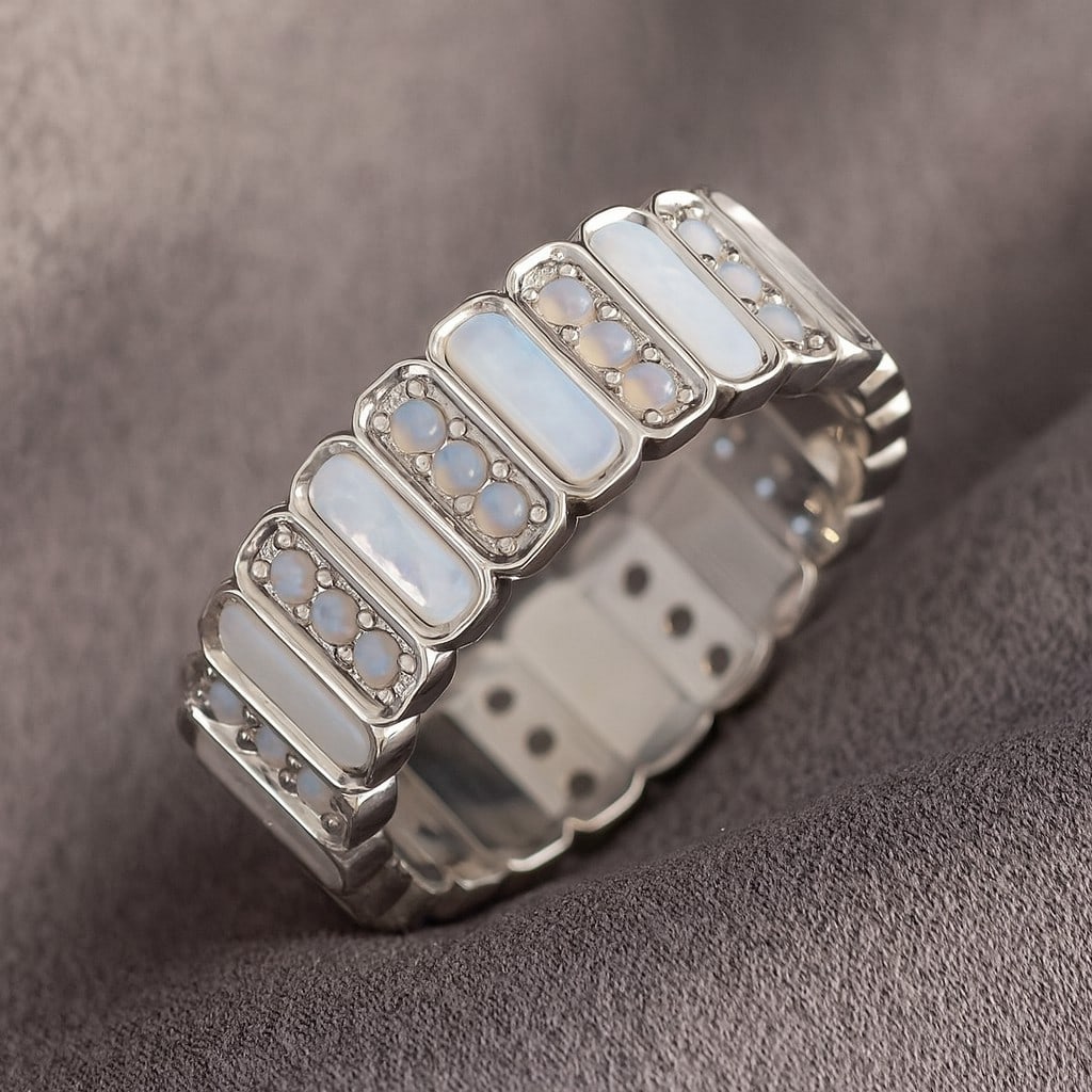 Natural Moonstone Gemstone 92.5 Sterling Silver Ring: Natural Moonstone Gemstone 92.5 Sterling Silver Ring Jewelry Type : Ring Gemstone : Natural Moonstone Gemstone Shape : Round Gemstone Size : 1.5 MM Gemstone Quantity : 36 Pieces Metal :