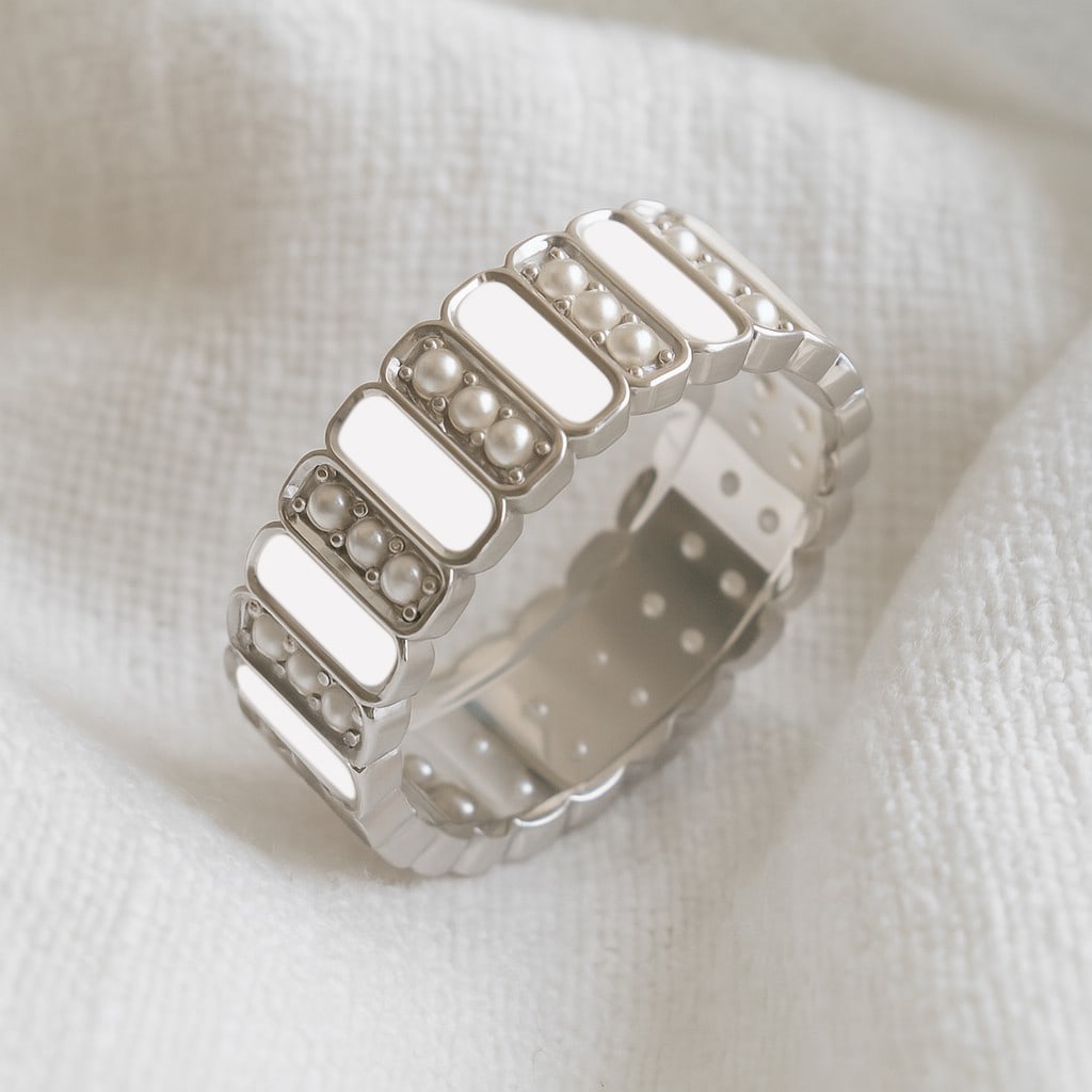 Natural Pearl Gemstone 92.5 Sterling Silver Ring: Natural Pearl Gemstone 92.5 Sterling Silver Ring Jewelry Type : Ring Gemstone : Natural Pearl Gemstone Shape : Round Gemstone Size : 1.5 MM Gemstone Quantity : 36 Pieces Metal : Silver</