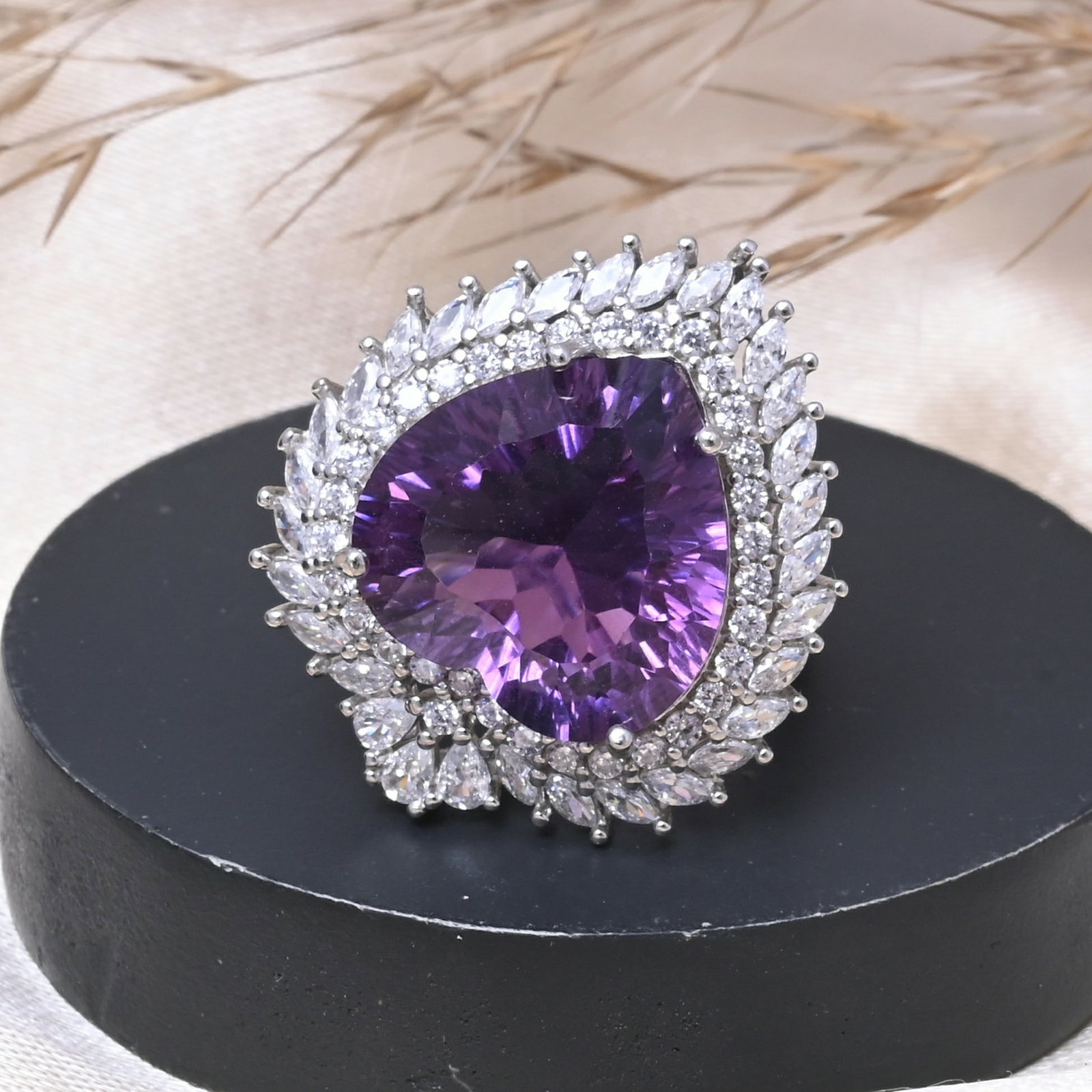 Natural Amethyst Gemstone 92.5 Sterling Silver Adjustable Ring: Natural Amethyst Gemstone 92.5 Sterling Silver Adjustable Ring Jewelry Type : Ring Gemstone : Amethyst Gemstone Shape : Heart Gemstone Size : 15 MM Metal : Sterling Silver Metal Purity :