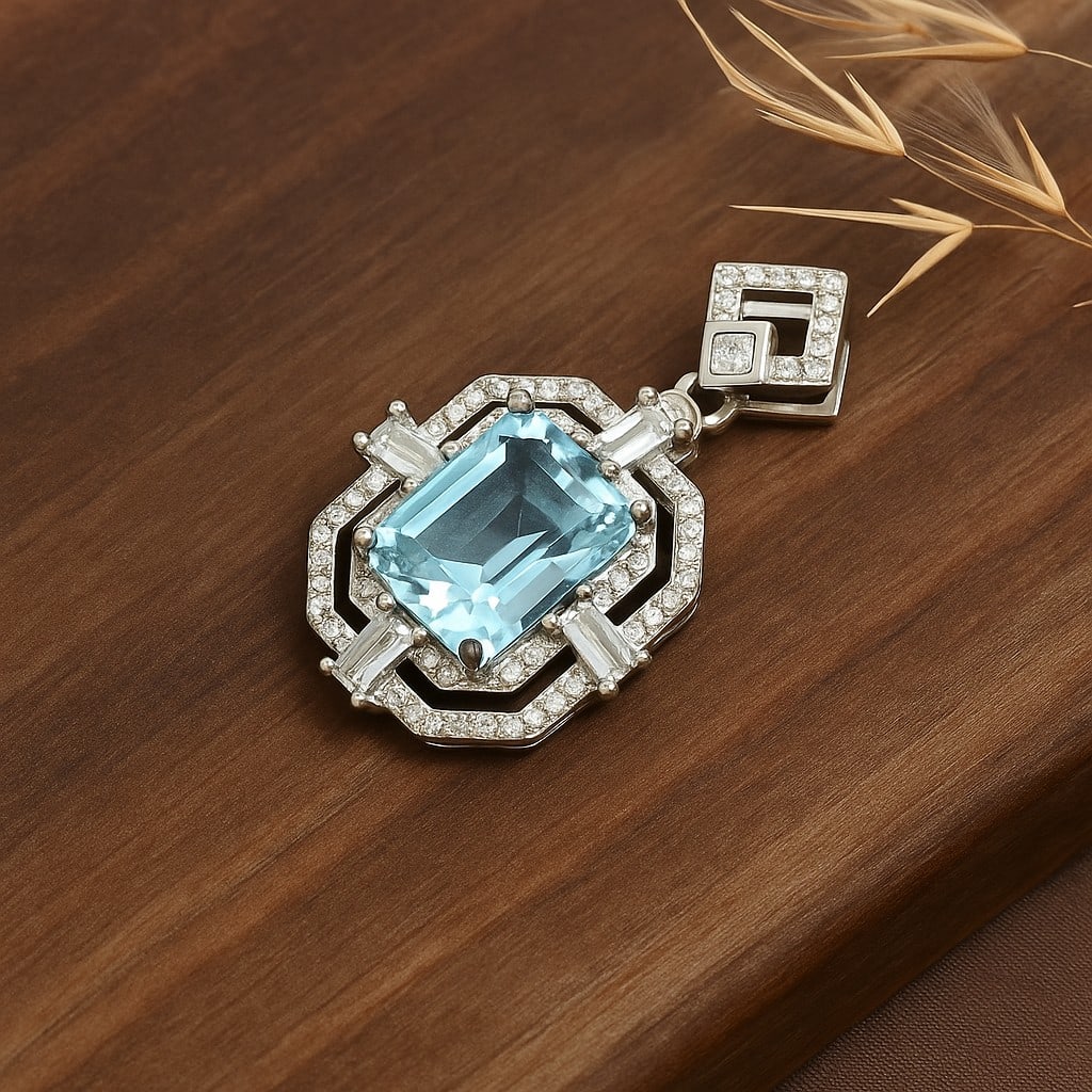 Natural Blue Topaz Gemstone 92.5 Sterling Silver Pendant: Natural Blue Topaz Gemstone 92.5 Sterling Silver Pendant Jewelry Type : Pendant Gemstone : Blue Topaz Gemstone Shape : Octagon Gemstone Size : 10x8 MM Metal : Sterling Silver Metal Purity :