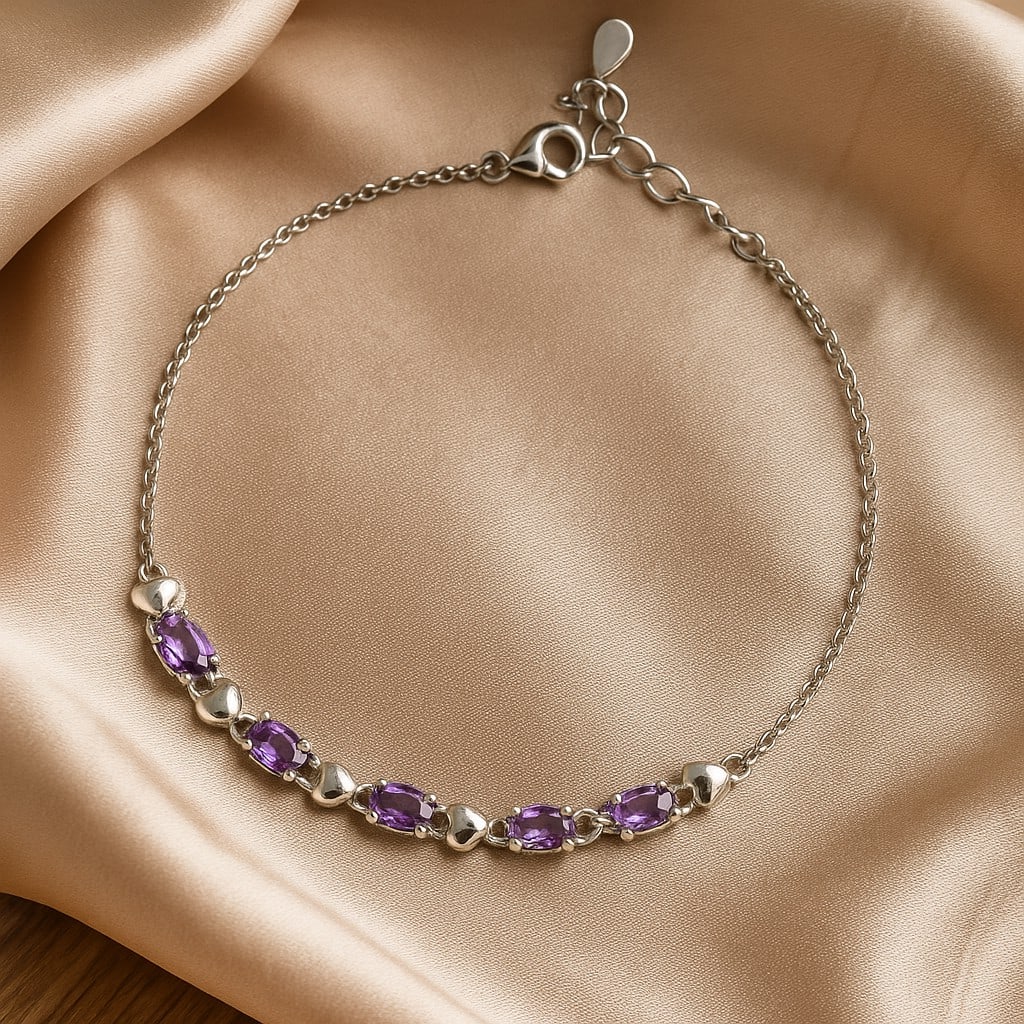 Natural Amethyst Gemstone 92.5 Sterling Silver Adjustable Bracelet: Natural Amethyst Gemstone 92.5 Sterling Silver Adjustable Bracelet Jewelry Type : Bracelet Gemstone : Amethyst Gemstone Shape : Oval Gemstone Size : 5x3 MM Metal : Sterling Silver Metal Puri