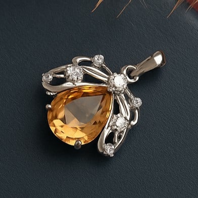 Natural Citrine Gemstone 92.5 Sterling Silver Pendant: Natural Citrine Gemstone 92.5 Sterling Silver Pendant Jewelry Type : Pendant Gemstone : Citrine Gemstone Shape : Pear Gemstone Size : 10x8 MM Metal : Sterling Silver Metal Purity : 92.5