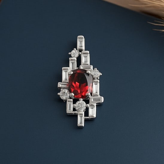 Natural Garnet Gemstone 92.5 Sterling Silver Pendant: Natural Garnet Gemstone 92.5 Sterling Silver Pendant Jewelry Type : Pendant Gemstone : Garnet Gemstone Shape : Oval Gemstone Size : 8x6 MM Metal : Sterling Silver Metal Purity : 92.5 St