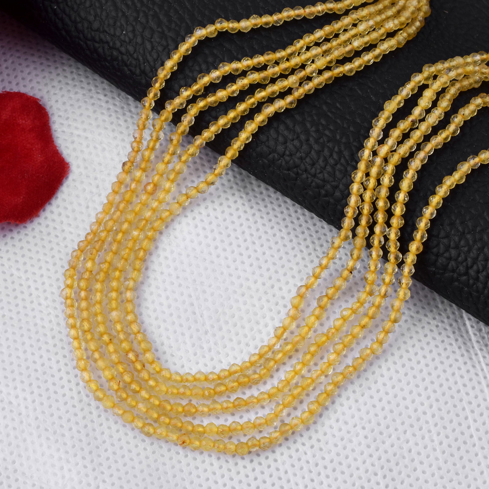 Natural Citrine 2 MM Round Faceted 5 String Beads Necklace: Natural Citrine 2 MM Round Faceted 5 String Beads Necklace Product Type : Necklace Main Stone : Citrine Main Stone Shape : Round Main Stone Size : 2 MM Beads Type : Faceted Closure Type :